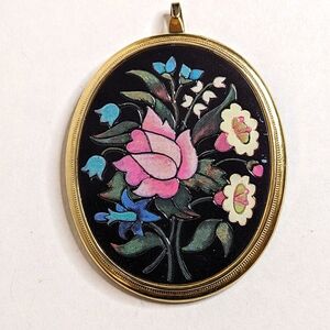 Vintage 70s Avon Black and Pink floral‎ 1974 Floral Florentine Necklace Pendant